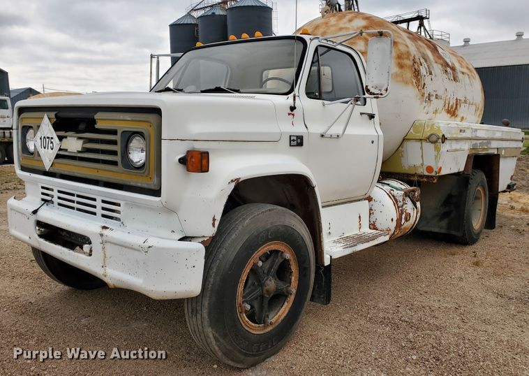 image for item IX9969 1984 Chevrolet C60  propane truck