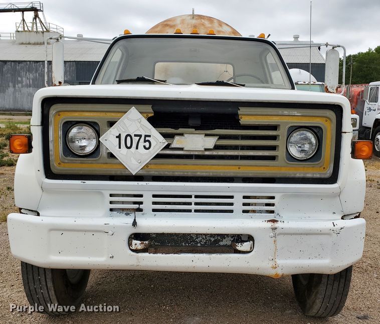 image for item IX9969 1984 Chevrolet C60  propane truck