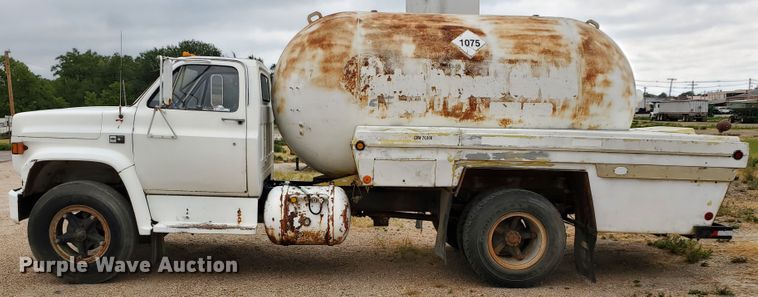 image for item IX9969 1984 Chevrolet C60  propane truck
