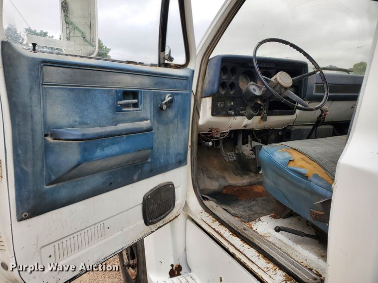 image for item IX9969 1984 Chevrolet C60  propane truck
