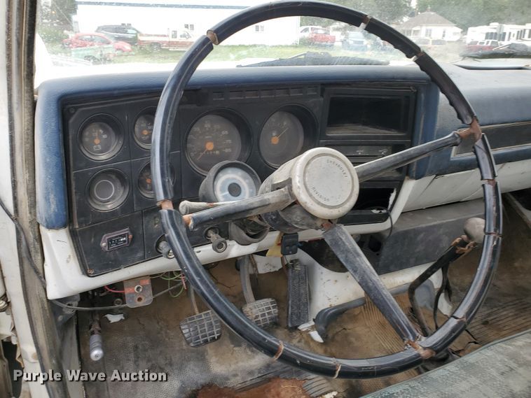 image for item IX9969 1984 Chevrolet C60  propane truck