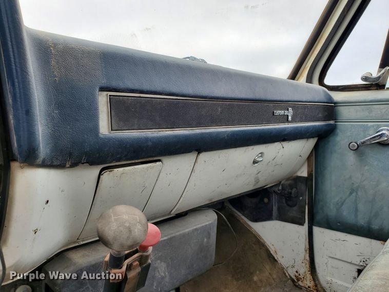 image for item IX9969 1984 Chevrolet C60  propane truck
