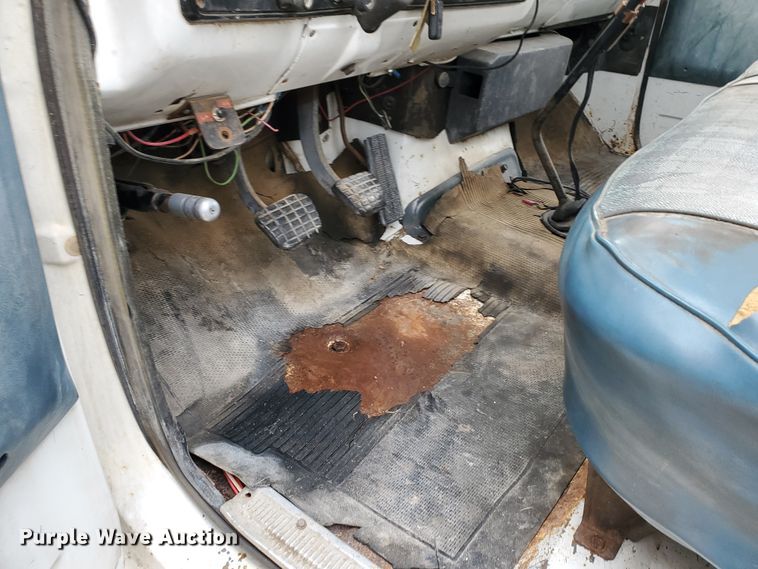 image for item IX9969 1984 Chevrolet C60  propane truck