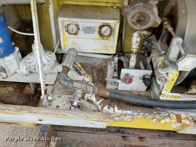 image for item IX9969 1984 Chevrolet C60  propane truck