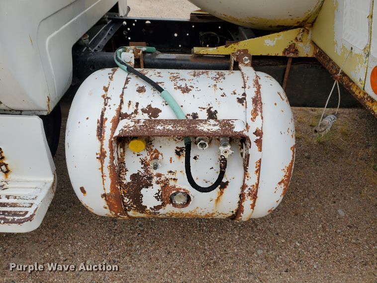 image for item IX9969 1984 Chevrolet C60  propane truck