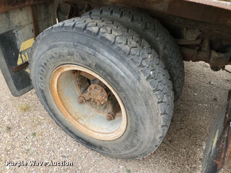 image for item IX9969 1984 Chevrolet C60  propane truck