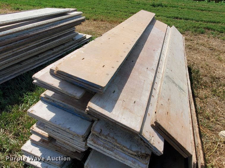 image for item IX9984 Concrete equipment