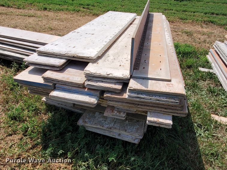 image for item IX9984 Concrete equipment