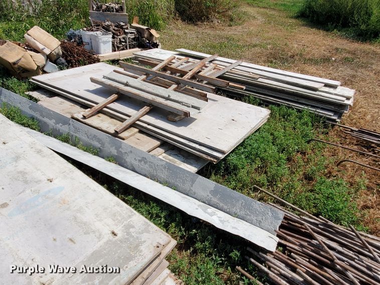 image for item IX9984 Concrete equipment