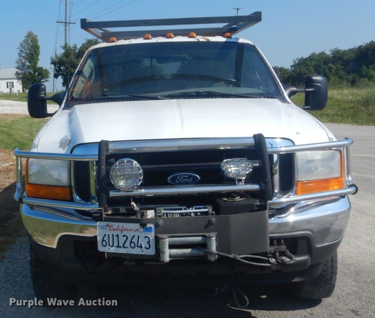 image for item JI9429 2001 Ford F450 Super Duty XLT  utility / service truck