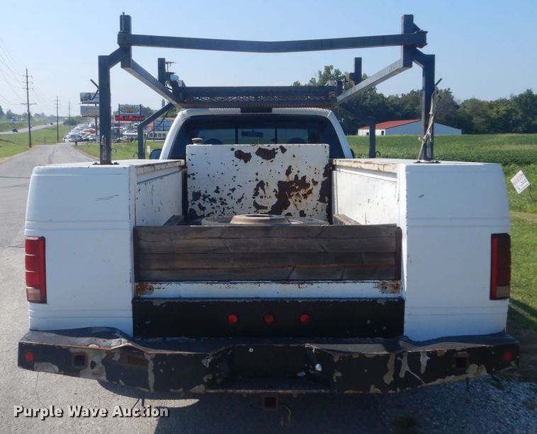 image for item JI9429 2001 Ford F450 Super Duty XLT  utility / service truck