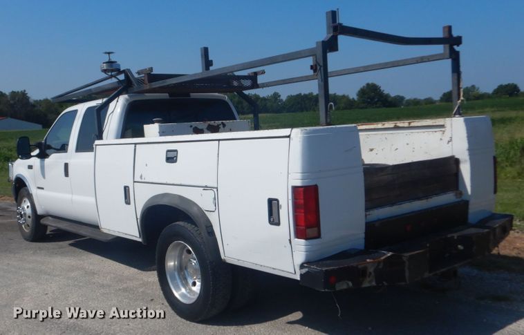 image for item JI9429 2001 Ford F450 Super Duty XLT  utility / service truck