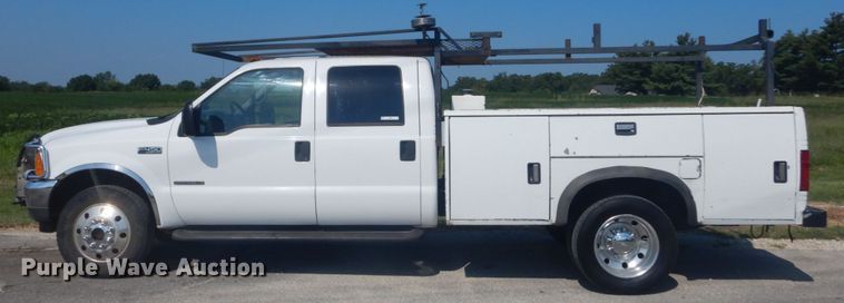 image for item JI9429 2001 Ford F450 Super Duty XLT  utility / service truck