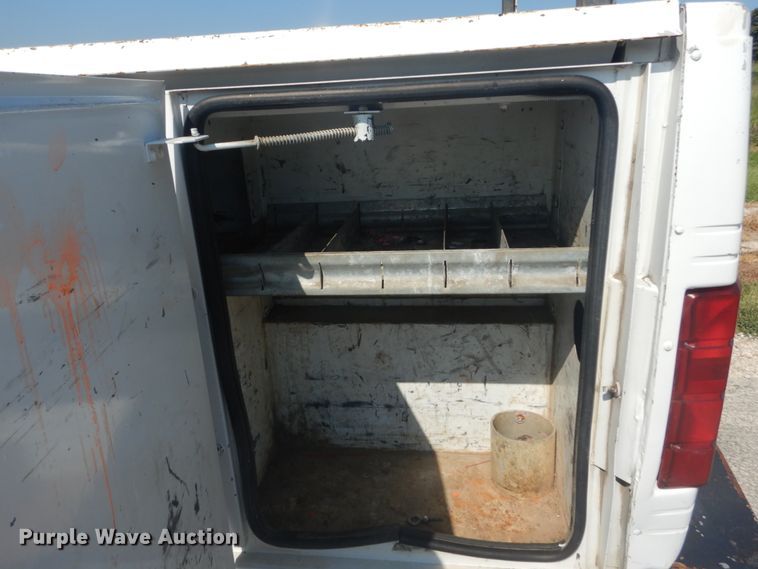 image for item JI9429 2001 Ford F450 Super Duty XLT  utility / service truck