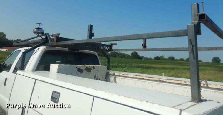 image for item JI9429 2001 Ford F450 Super Duty XLT  utility / service truck