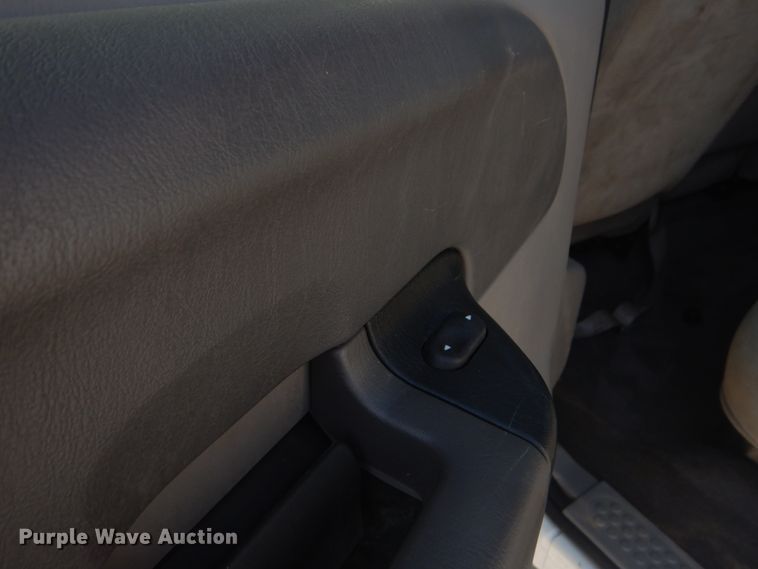 image for item JI9429 2001 Ford F450 Super Duty XLT  utility / service truck