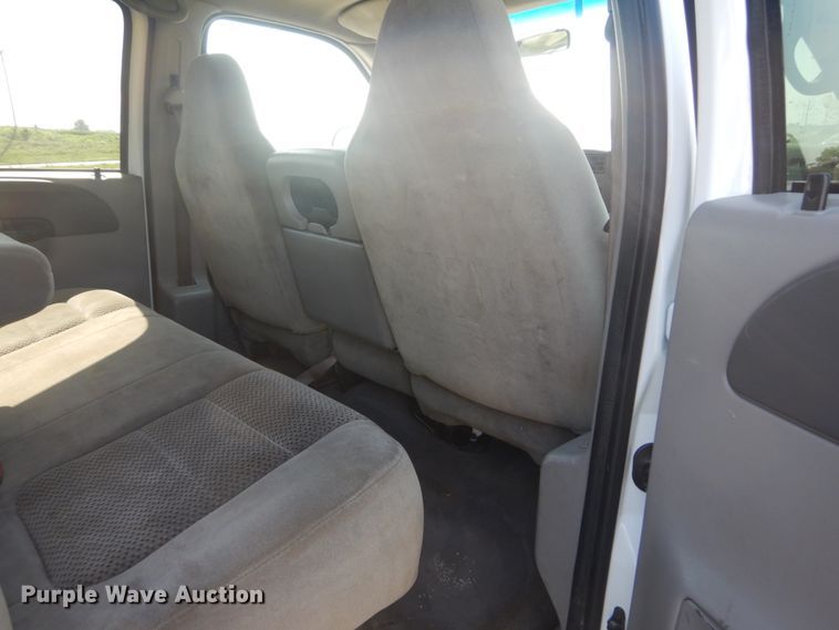 image for item JI9429 2001 Ford F450 Super Duty XLT  utility / service truck