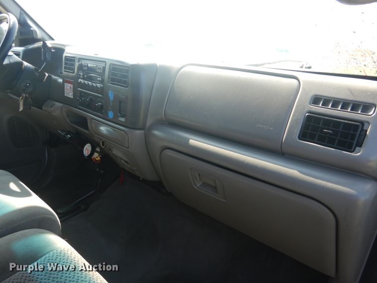 image for item JI9429 2001 Ford F450 Super Duty XLT  utility / service truck