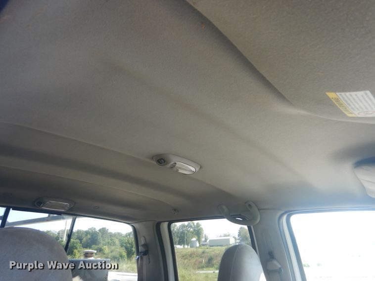 image for item JI9429 2001 Ford F450 Super Duty XLT  utility / service truck