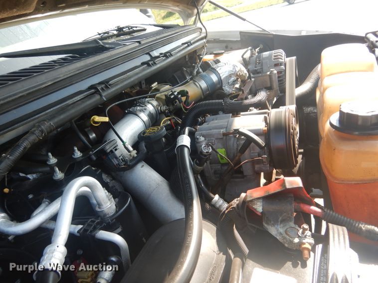 image for item JI9429 2001 Ford F450 Super Duty XLT  utility / service truck