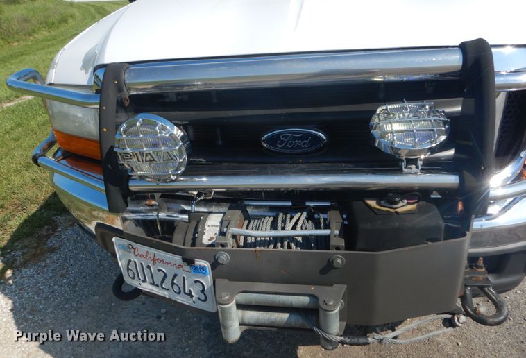 image for item JI9429 2001 Ford F450 Super Duty XLT  utility / service truck