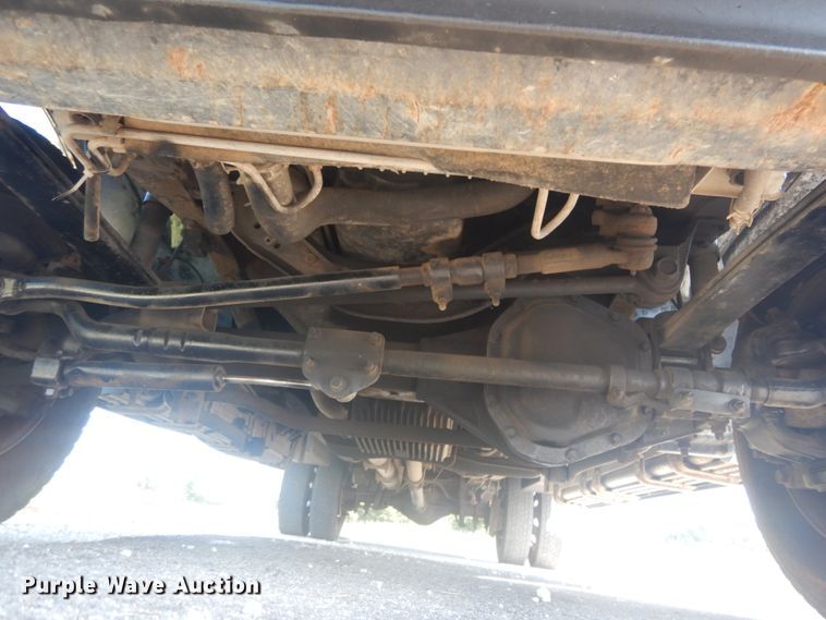 image for item JI9429 2001 Ford F450 Super Duty XLT  utility / service truck