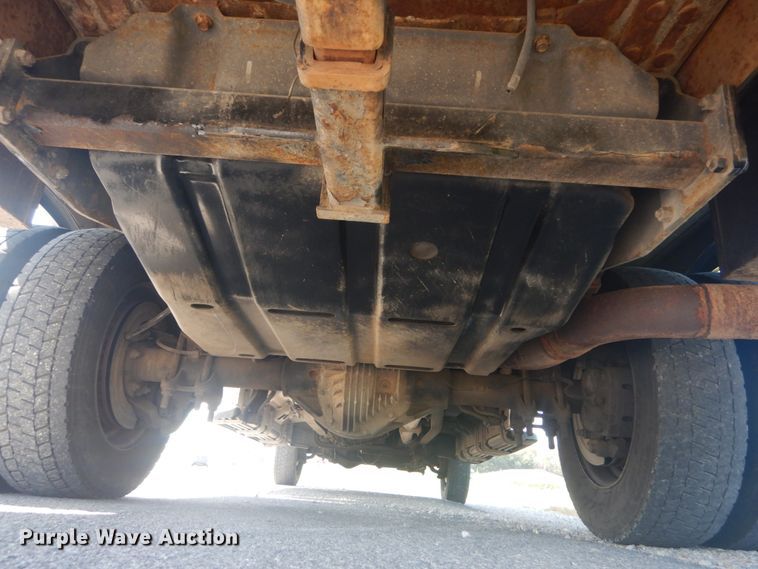 image for item JI9429 2001 Ford F450 Super Duty XLT  utility / service truck