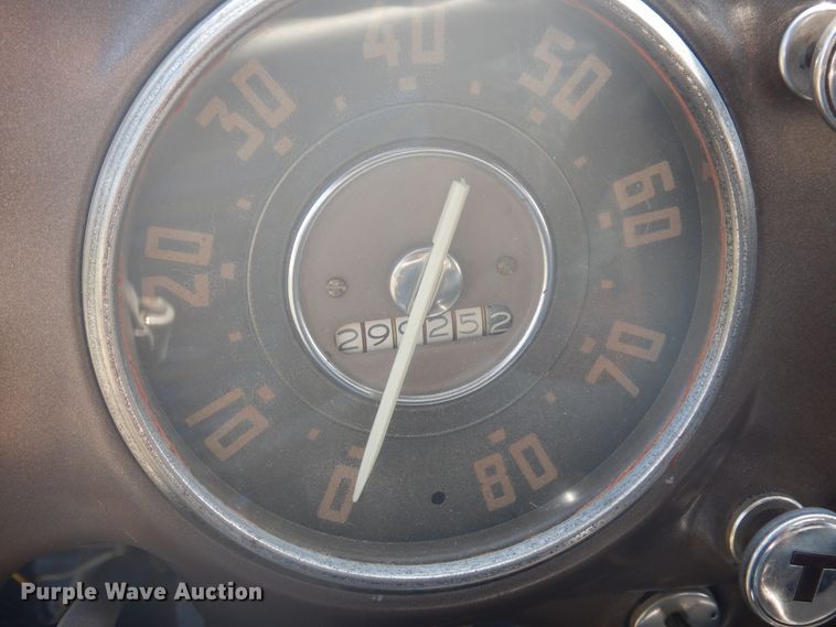 image for item JN9507 1951 Chevrolet  3600 series pickup truck