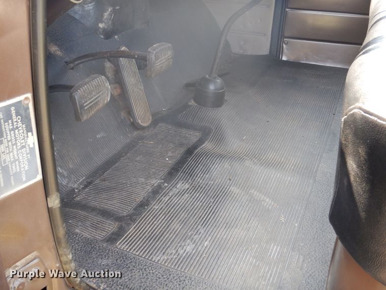 image for item JN9507 1951 Chevrolet  3600 series pickup truck