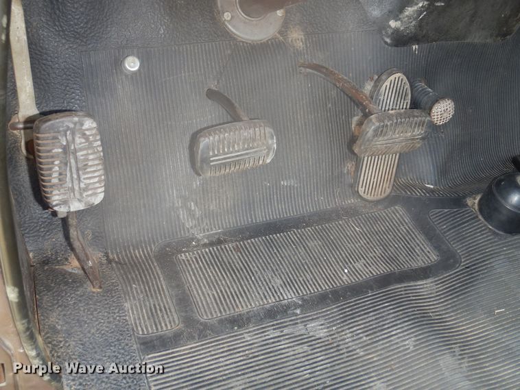 image for item JN9507 1951 Chevrolet  3600 series pickup truck