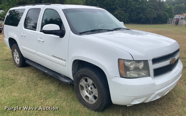 image for item JQ9732 2007 Chevrolet Suburban  SUV