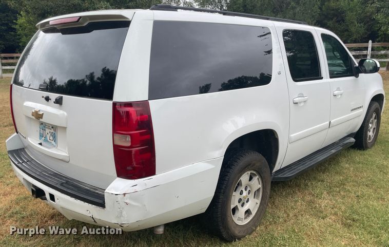 image for item JQ9732 2007 Chevrolet Suburban  SUV