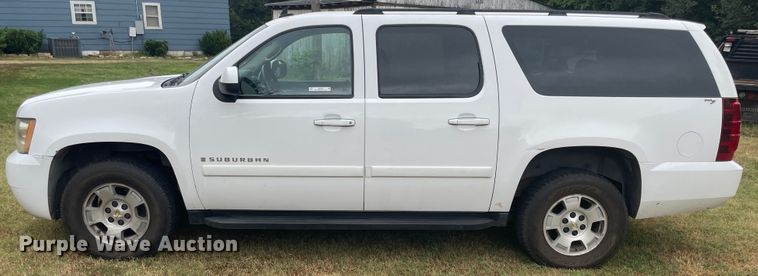 image for item JQ9732 2007 Chevrolet Suburban  SUV
