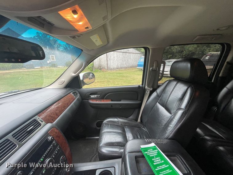 image for item JQ9732 2007 Chevrolet Suburban  SUV