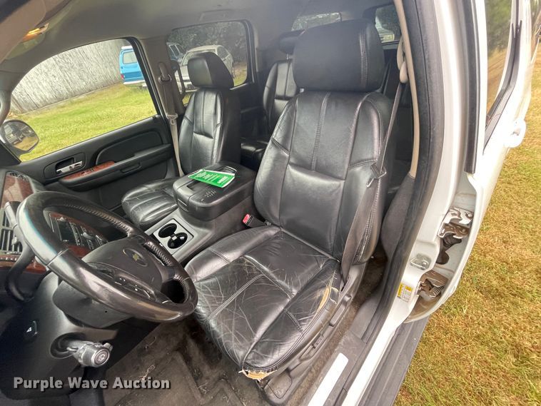 image for item JQ9732 2007 Chevrolet Suburban  SUV