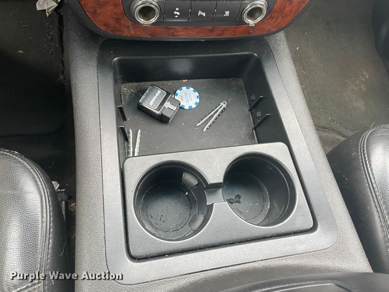 image for item JQ9732 2007 Chevrolet Suburban  SUV