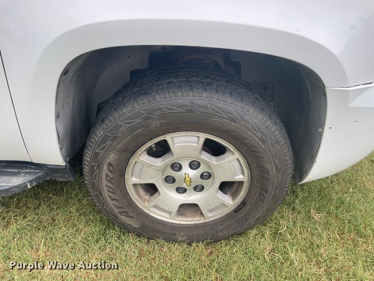 image for item JQ9732 2007 Chevrolet Suburban  SUV