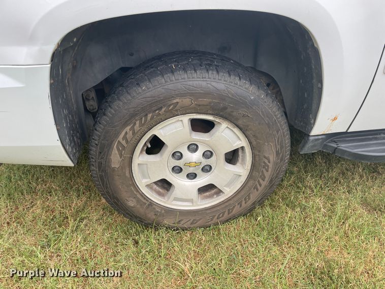 image for item JQ9732 2007 Chevrolet Suburban  SUV