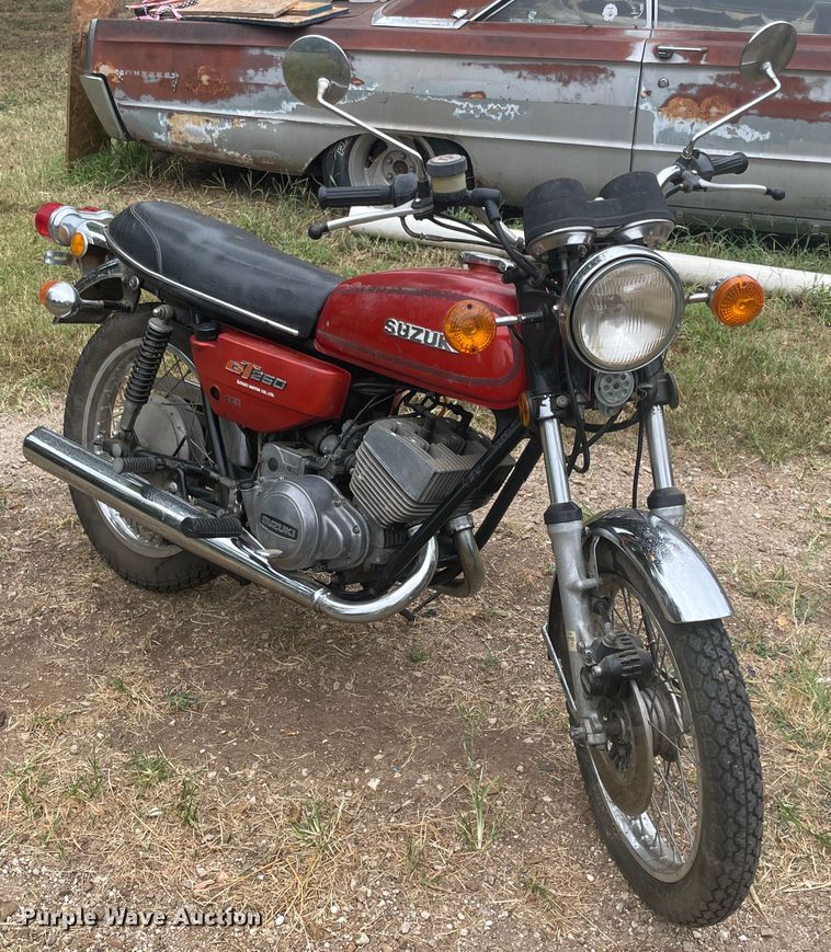 image for item JQ9733 1976 Suzuki GT250  motorcycle