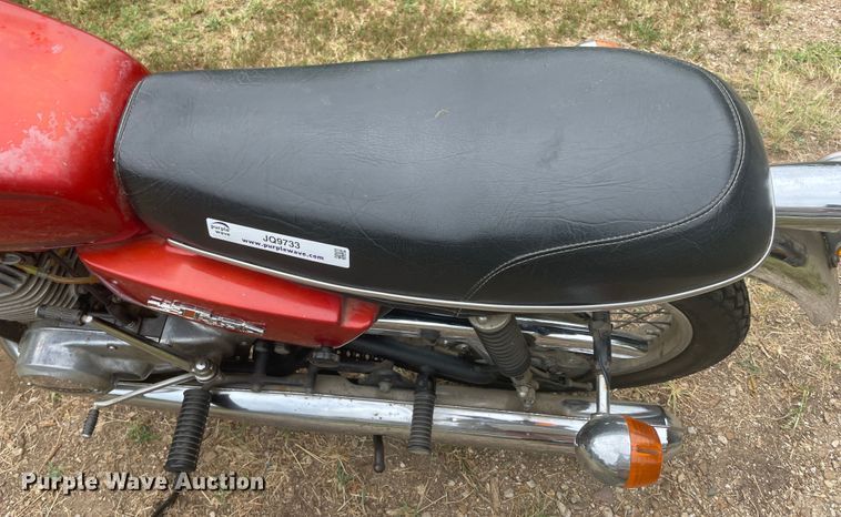 image for item JQ9733 1976 Suzuki GT250  motorcycle