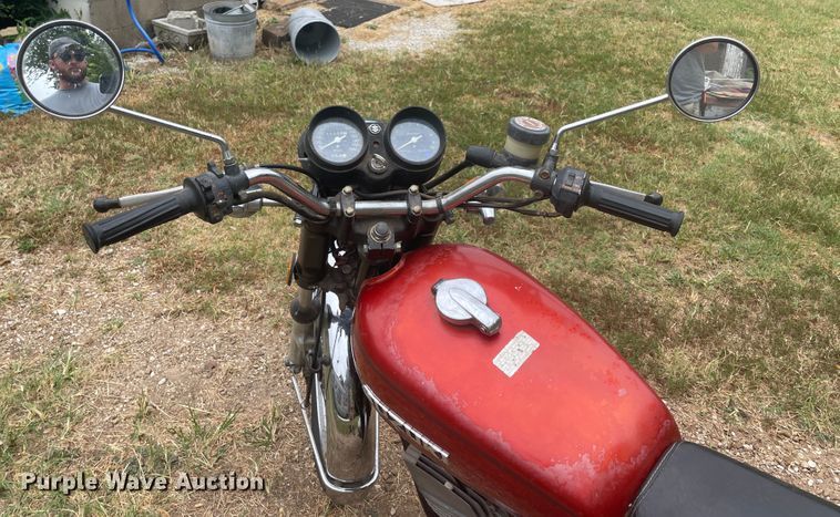 image for item JQ9733 1976 Suzuki GT250  motorcycle