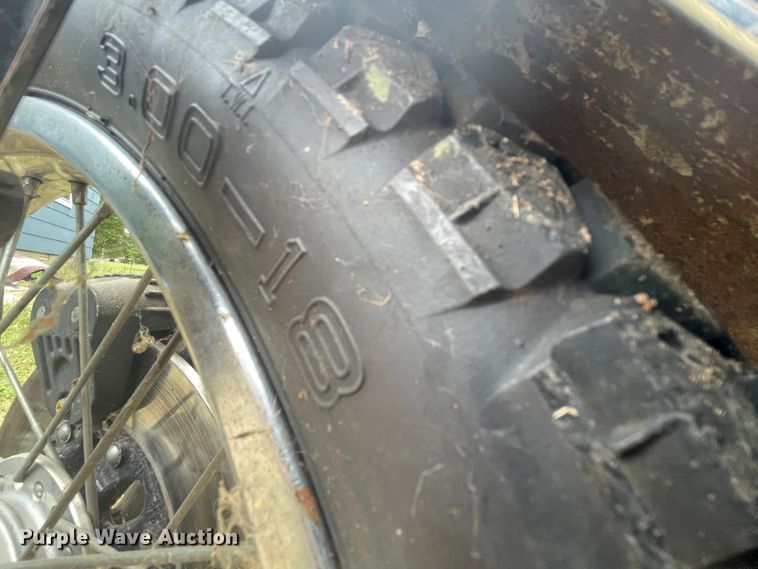 image for item JQ9733 1976 Suzuki GT250  motorcycle