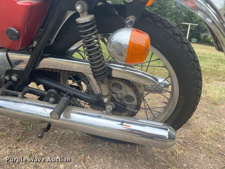 image for item JQ9733 1976 Suzuki GT250  motorcycle