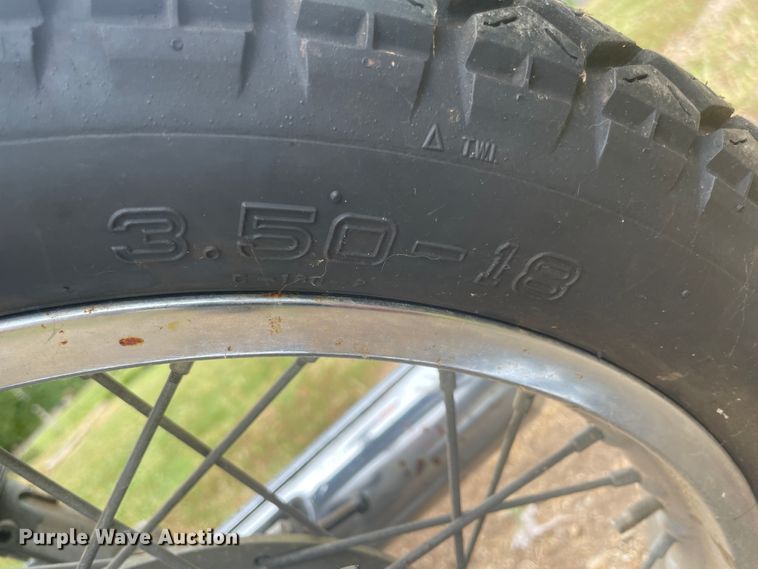 image for item JQ9733 1976 Suzuki GT250  motorcycle