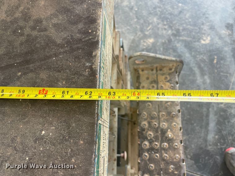 image for item JQ9743 2004 Genie GS-1930  scissor lift