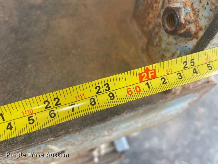 image for item JQ9743 2004 Genie GS-1930  scissor lift