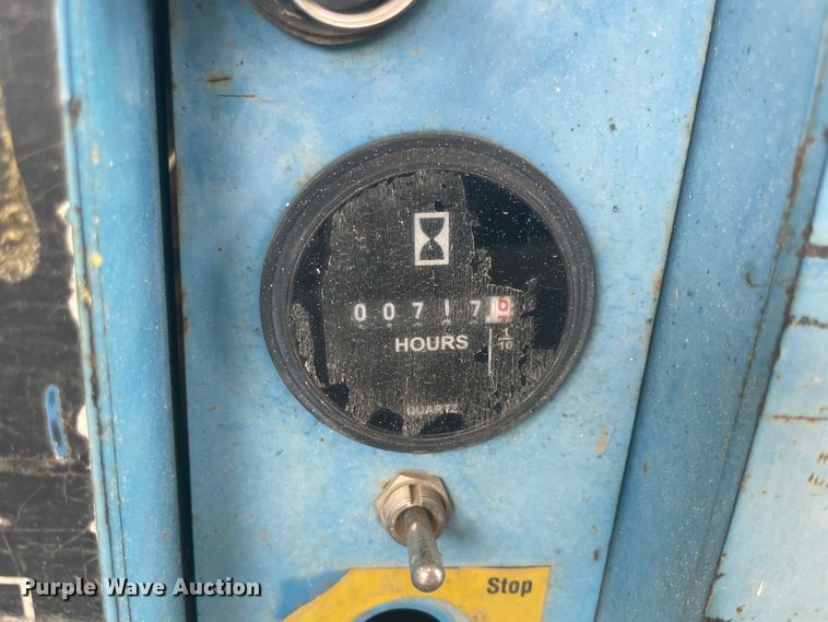 image for item JQ9743 2004 Genie GS-1930  scissor lift