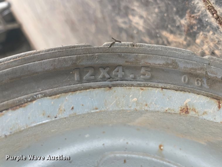 image for item JQ9743 2004 Genie GS-1930  scissor lift