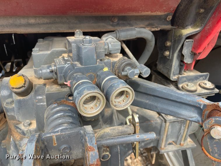 image for item JQ9745 Mahindra 4110  MFWD tractor