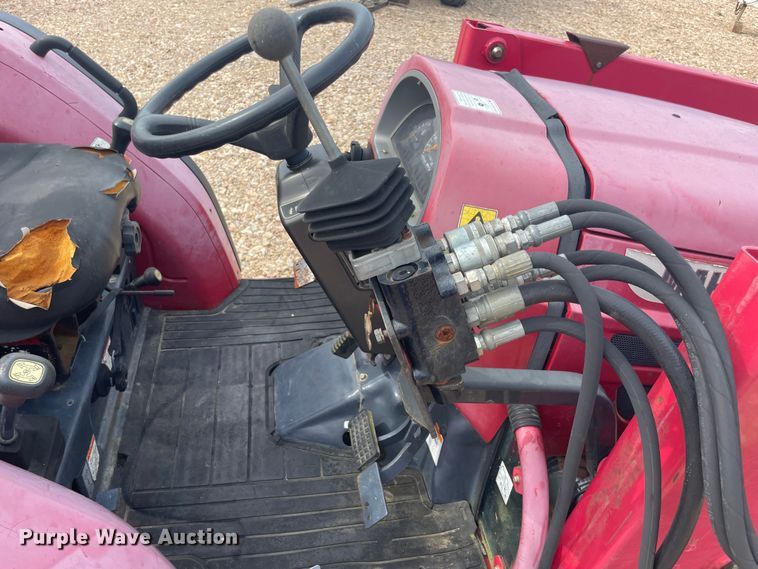 image for item JQ9745 Mahindra 4110  MFWD tractor